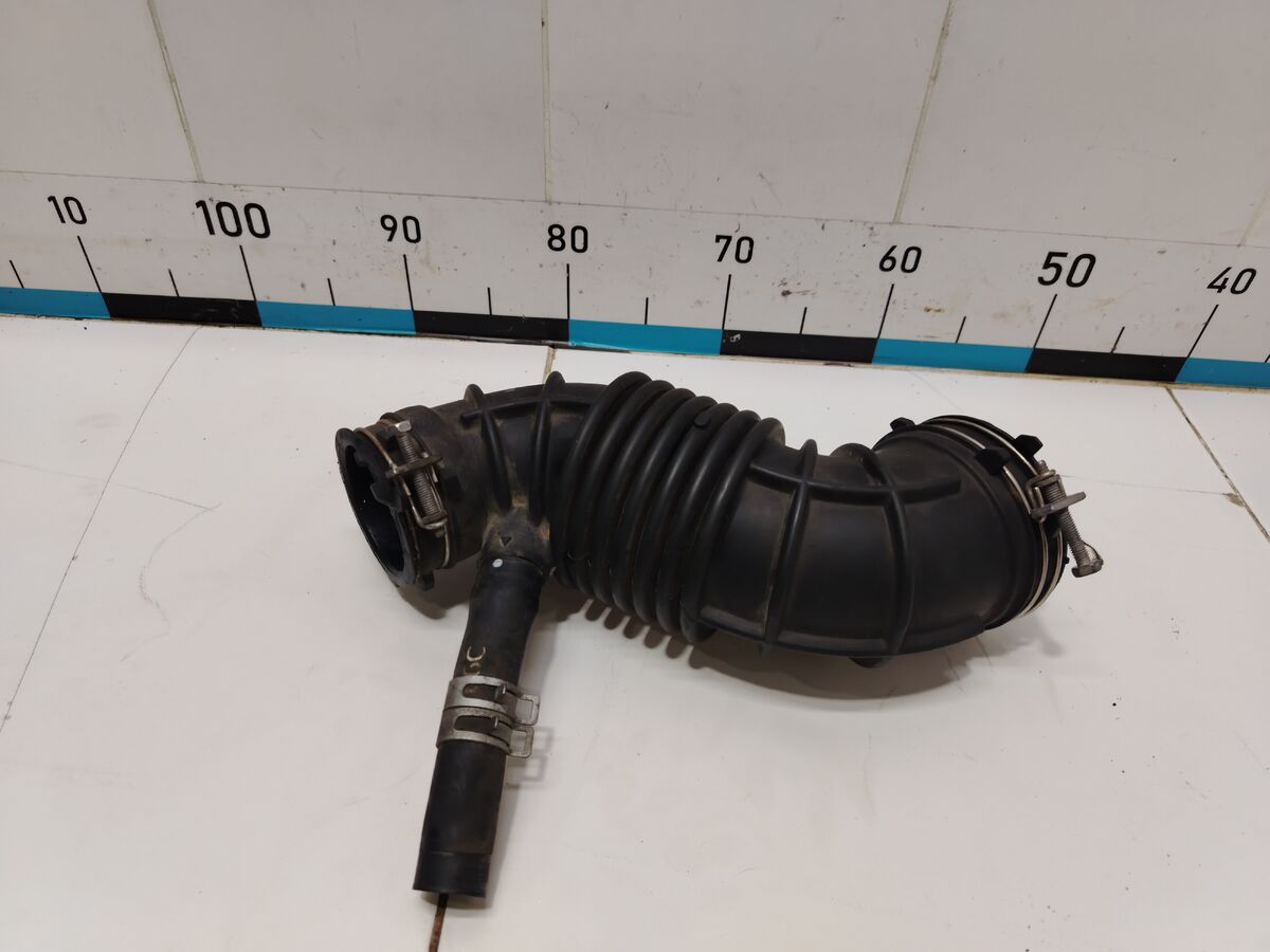 Патрубок воздушного фильтра Kia Carnival (YP) III (2014– н.в.)