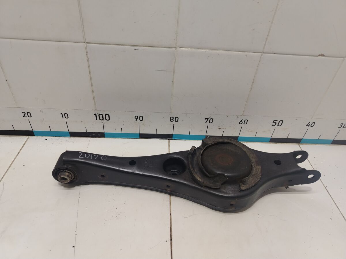 Рычаг задний поперечный левый Kia Carnival (YP) III (2014– н.в.)