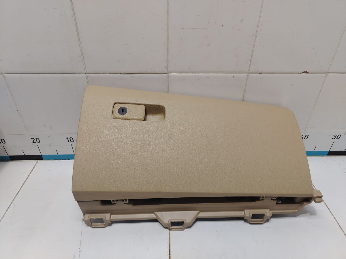 Бардачок Kia Carnival (YP) III (2014– н.в.)