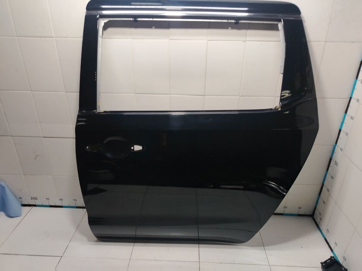 Дверь задняя левая Kia Carnival (YP) III (2014– н.в.)