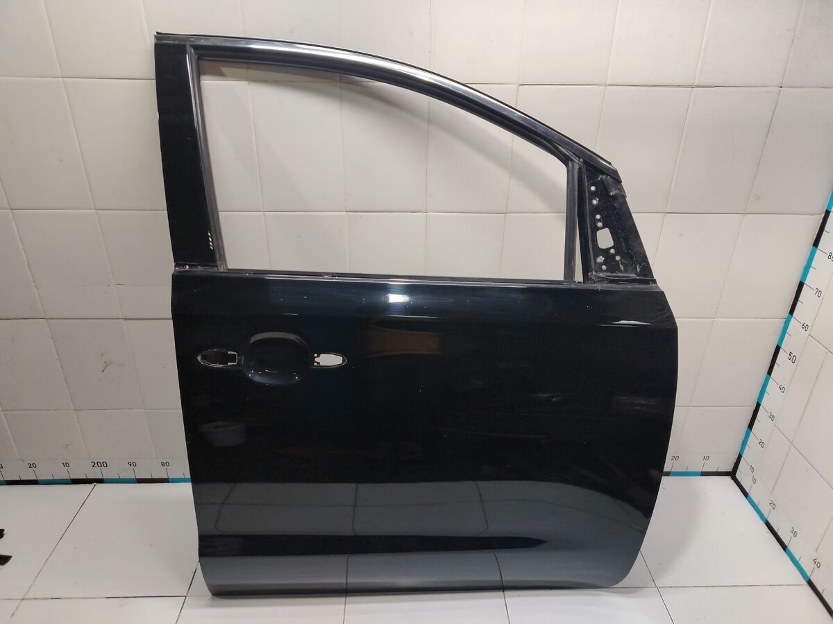 Дверь передняя правая Kia Carnival (YP) III (2014– н.в.)