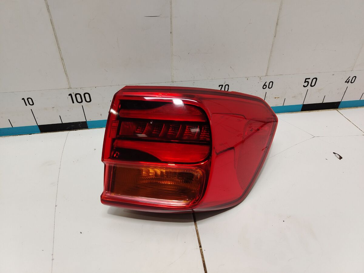 Фонарь задний наружный правый Kia Carnival (YP) III (2014– н.в.)