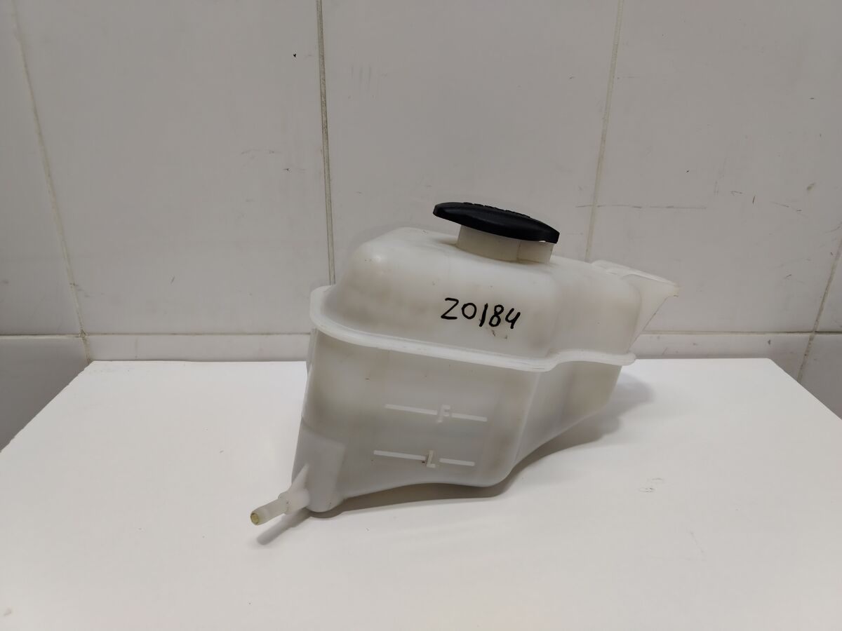 Бачок расширительный Kia Carnival (YP) III (2014– н.в.)