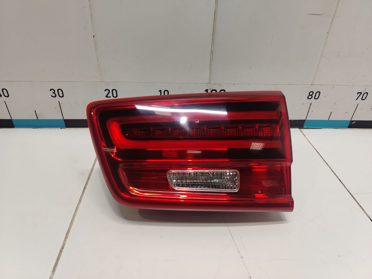 Фонарь задний внутренний правый Kia Carnival (YP) III (2014– н.в.)