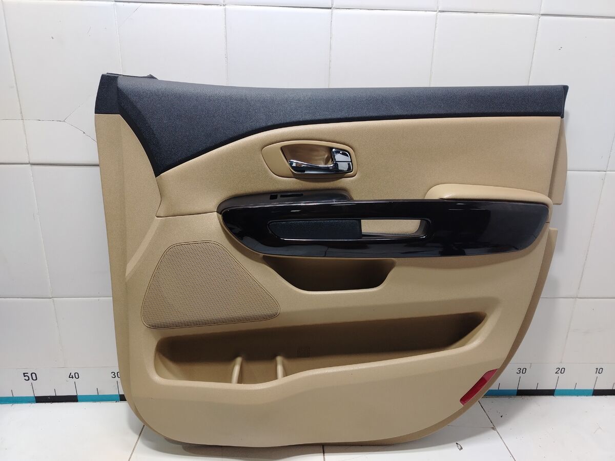 Обшивка двери передней правой Kia Carnival (YP) III (2014– н.в.)