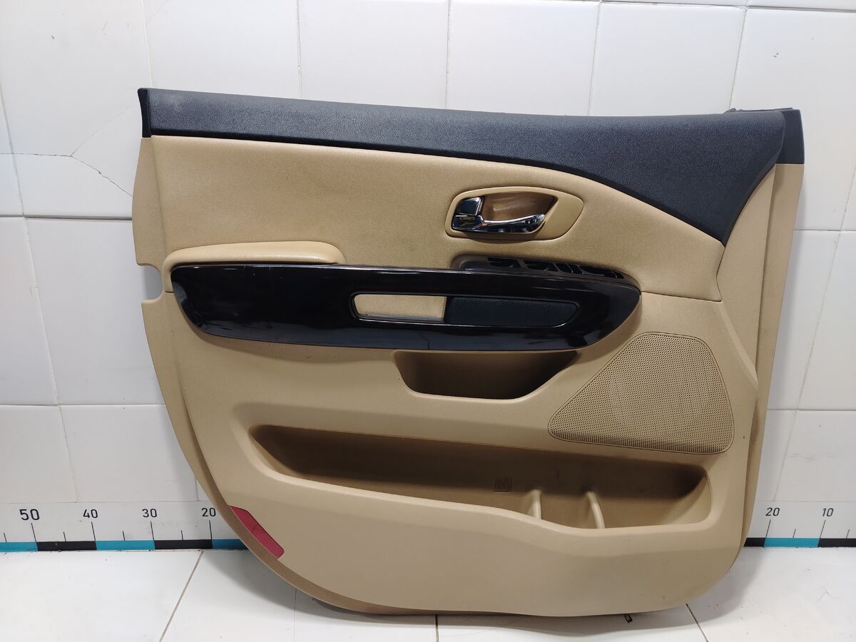 Обшивка двери передней левой Kia Carnival (YP) III (2014– н.в.)