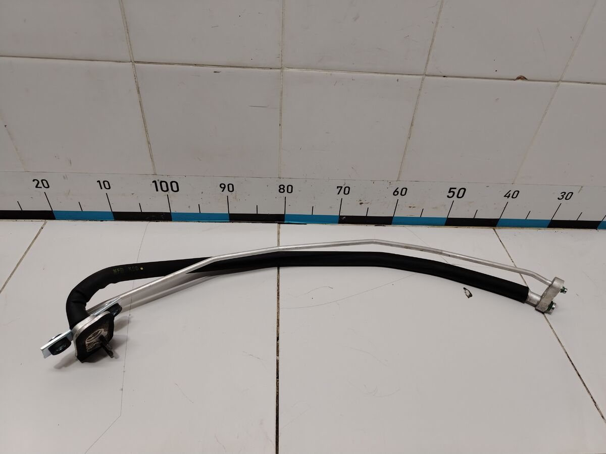 Трубка кондиционера заднего отопителя Kia Carnival (YP) III (2014– н.в.)