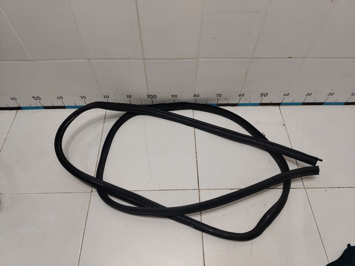 уплотнитель двери (внутри) задний правый Kia Carnival (YP) III (2014– н.в.)