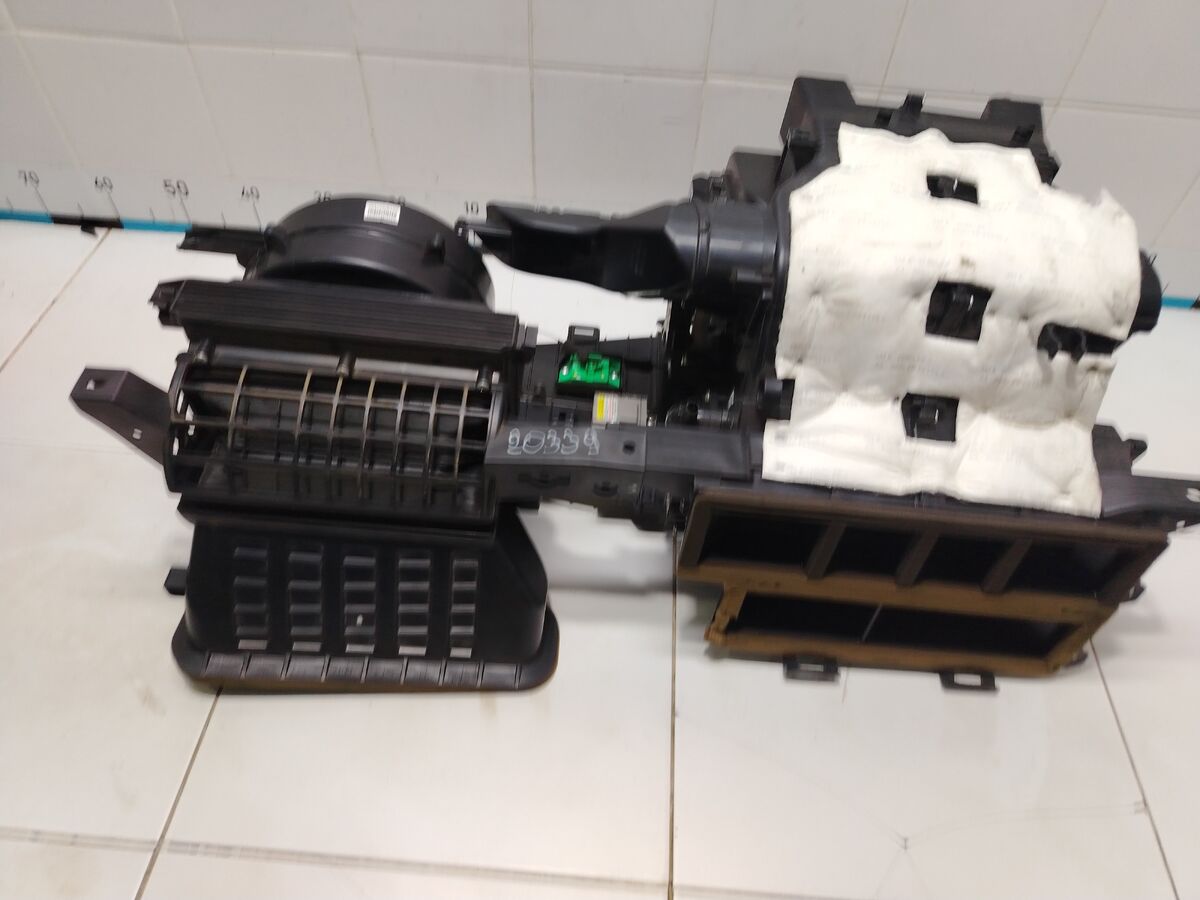 Корпус отопителя Kia Carnival (YP) III (2014– н.в.)