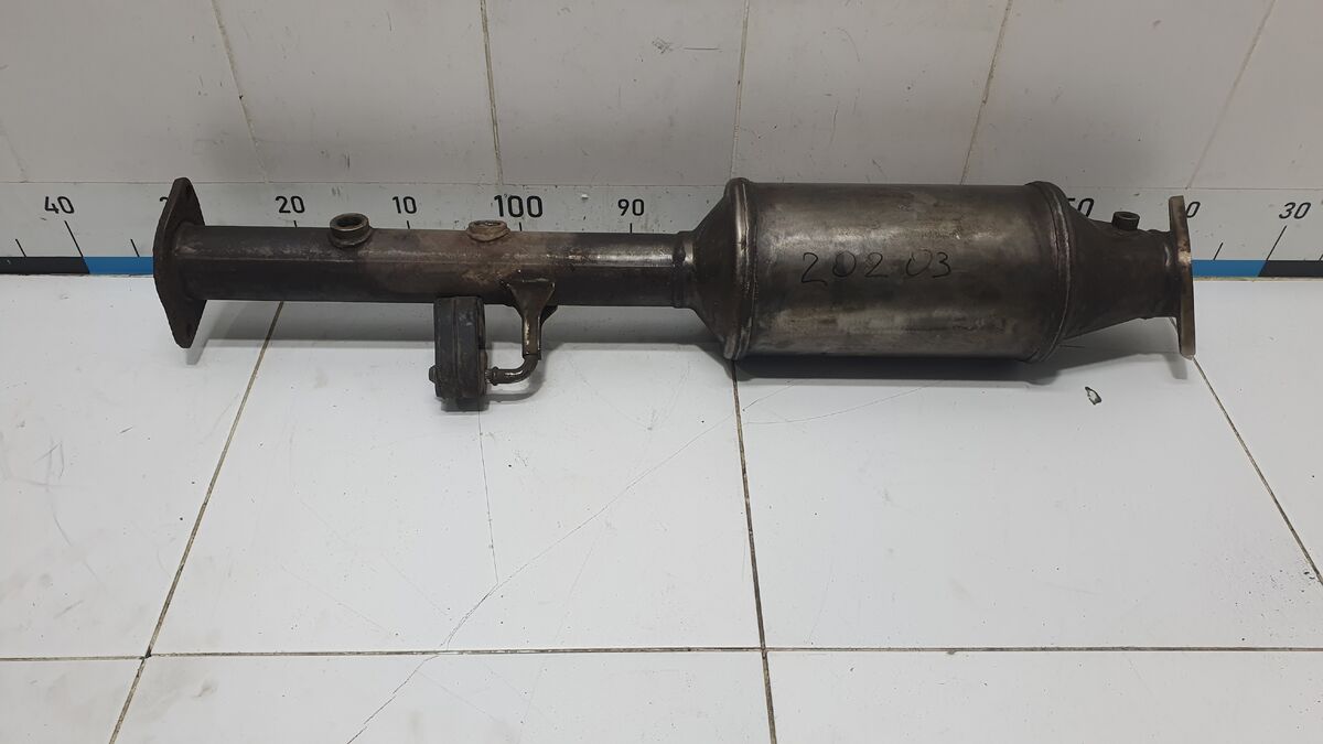 Глушитель передний Kia Carnival (YP) III (2014– н.в.)