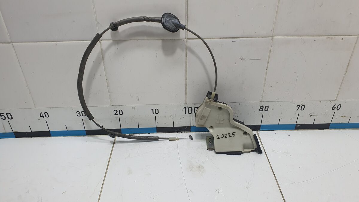 Замок двери задней левой Kia Carnival (YP) III (2014– н.в.)