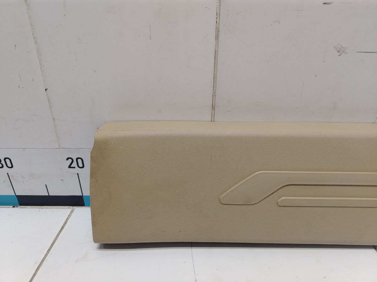 Накладка порога внутренняя задняя правая Kia Carnival (YP) III (2014– н.в.)