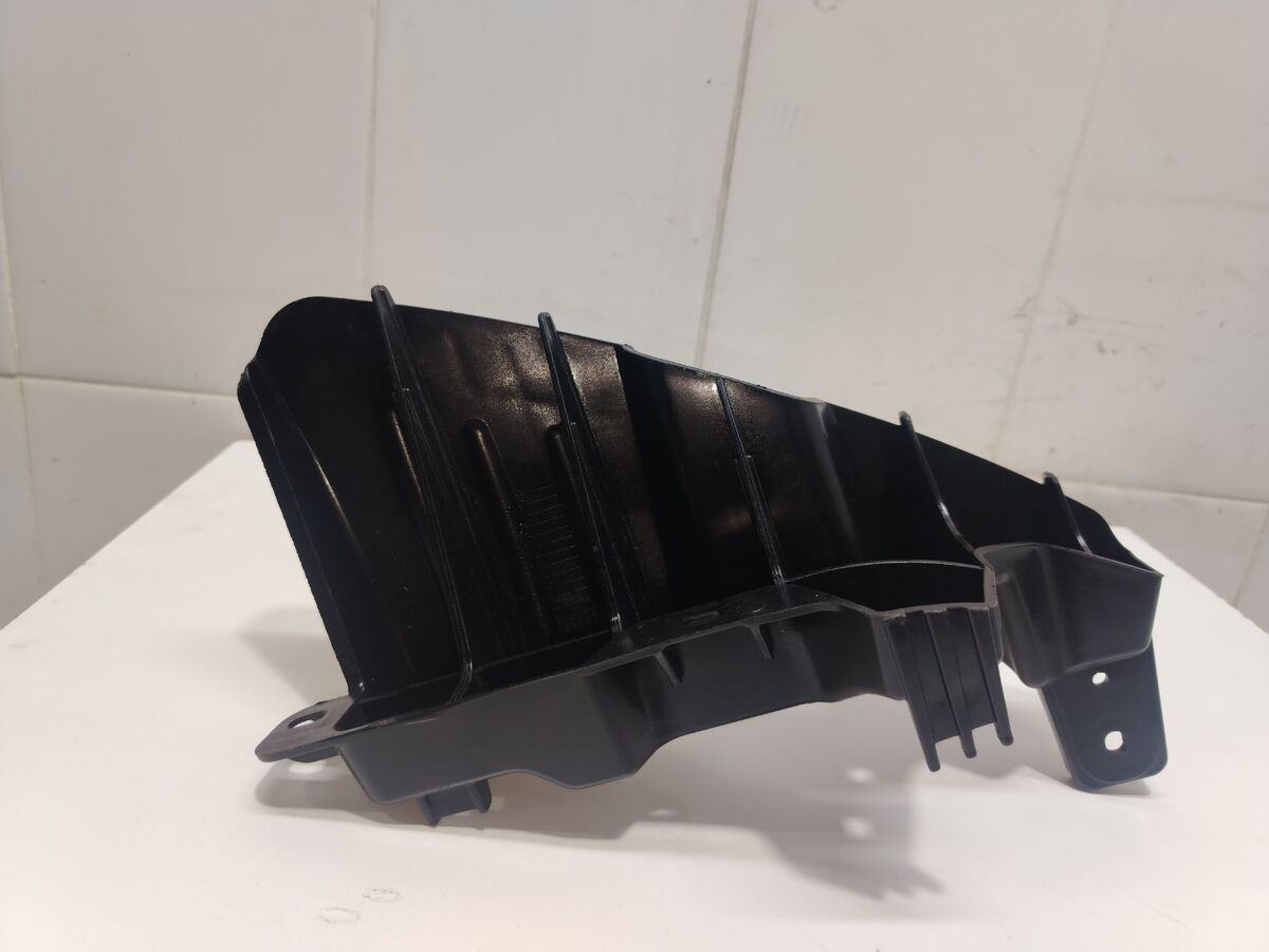 Кронштейн переднего бампера левый Kia Carnival (YP) III (2014– н.в.)