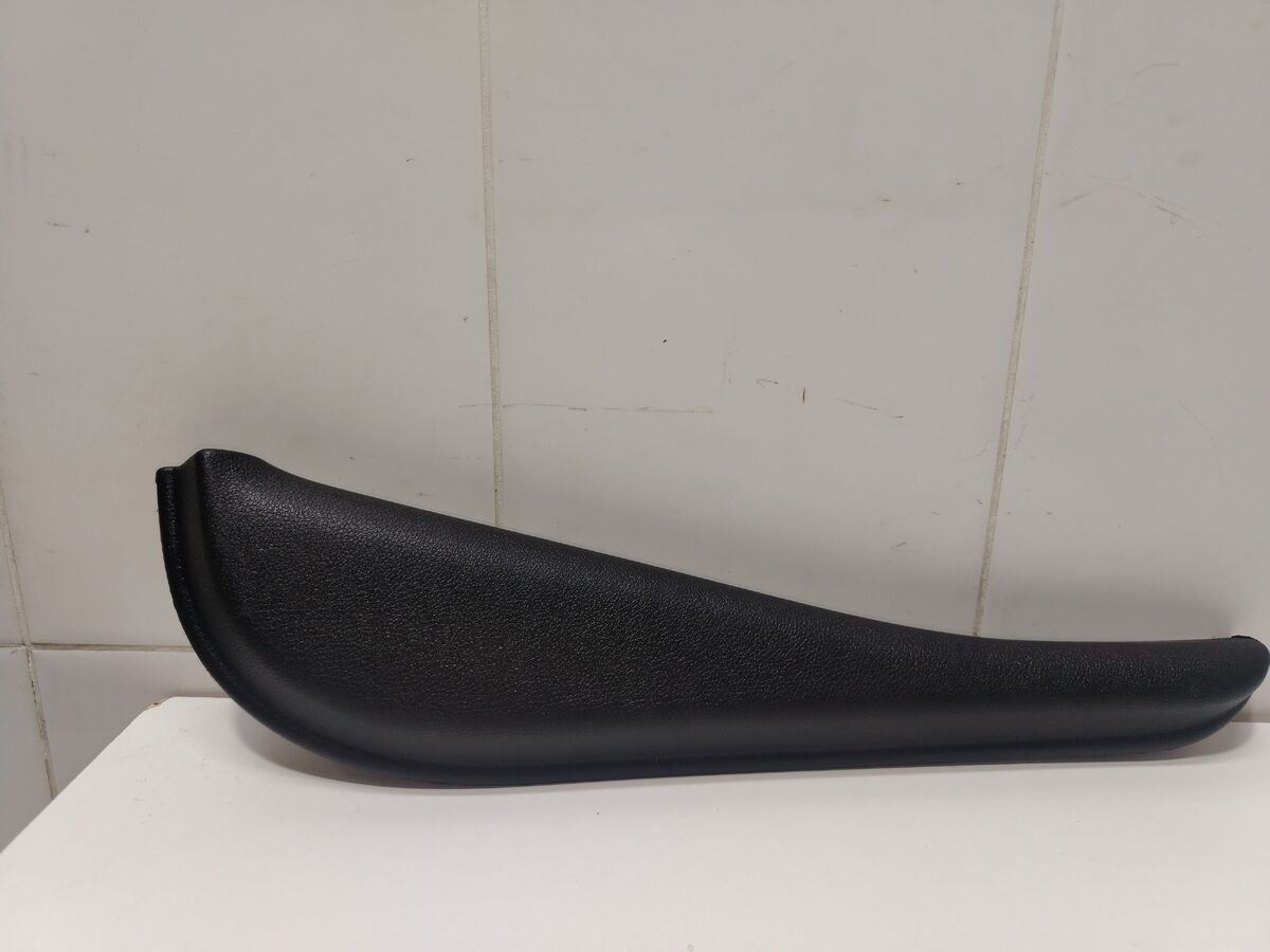 Накладка двери задней правой Kia Carnival (YP) III (2014– н.в.)