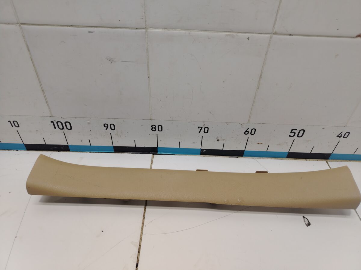 накладка порога внутренняя передняя правая Kia Carnival (YP) III (2014– н.в.)