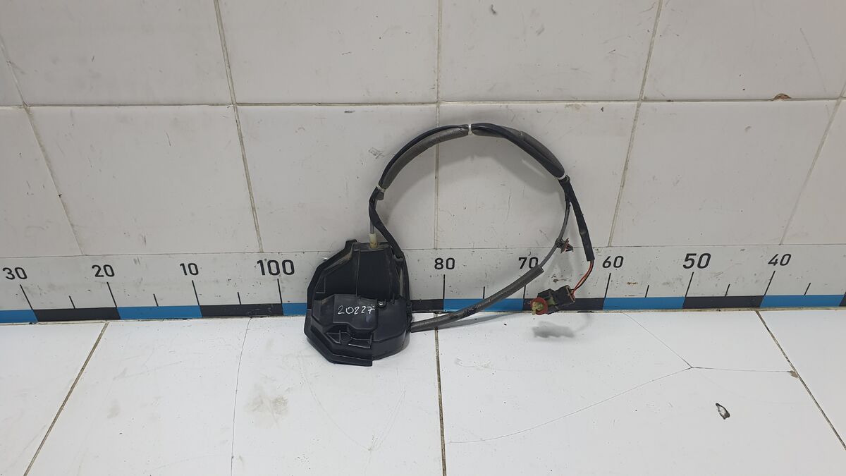 Замок двери задней правой Kia Carnival (YP) III (2014– н.в.)