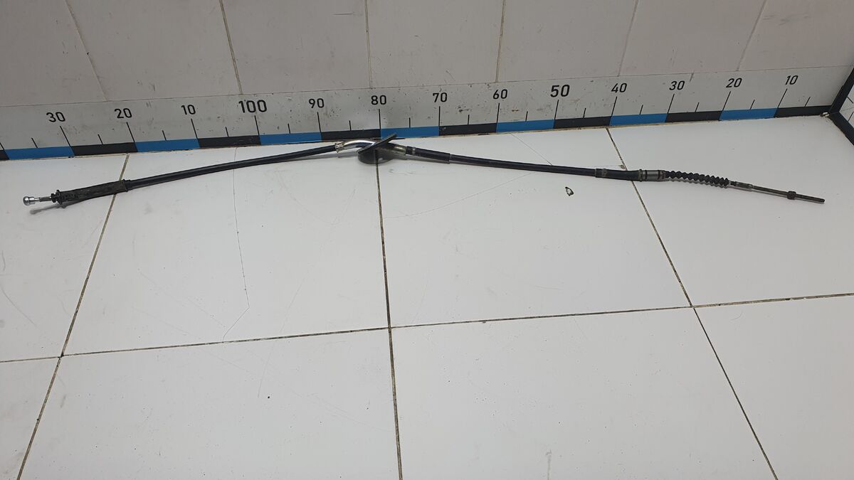 Трос стояночного тормоза центральный Kia Carnival (YP) III (2014– н.в.)