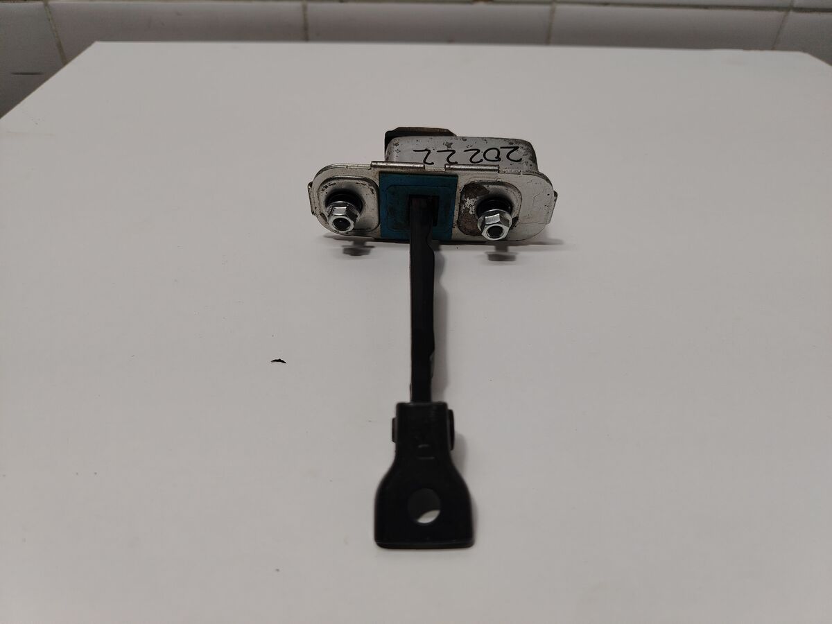 Ограничитель двери передней правой Kia Carnival (YP) III (2014– н.в.)