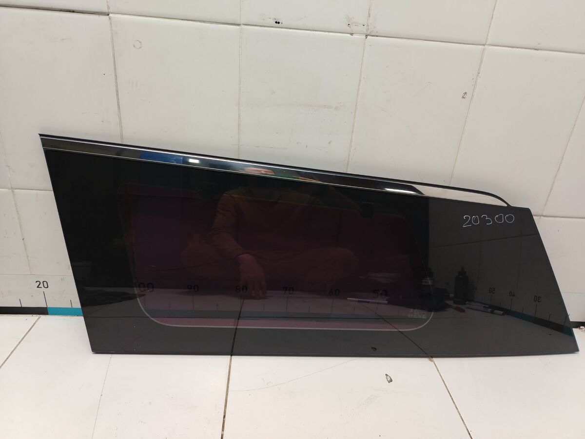 Стекло кузовное глухое левое Kia Carnival (YP) III (2014– н.в.)