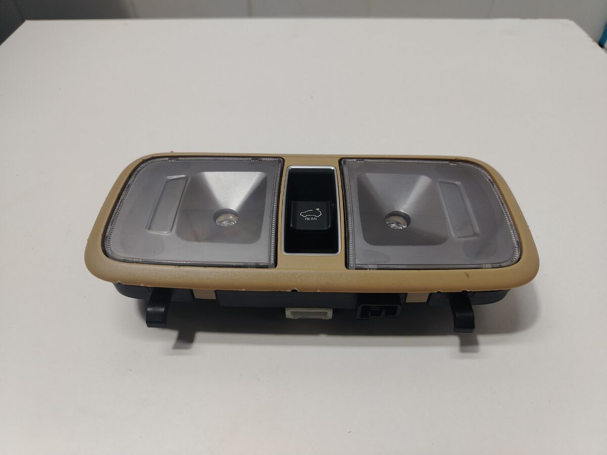 Плафон салонный центральный Kia Carnival (YP) III (2014– н.в.)