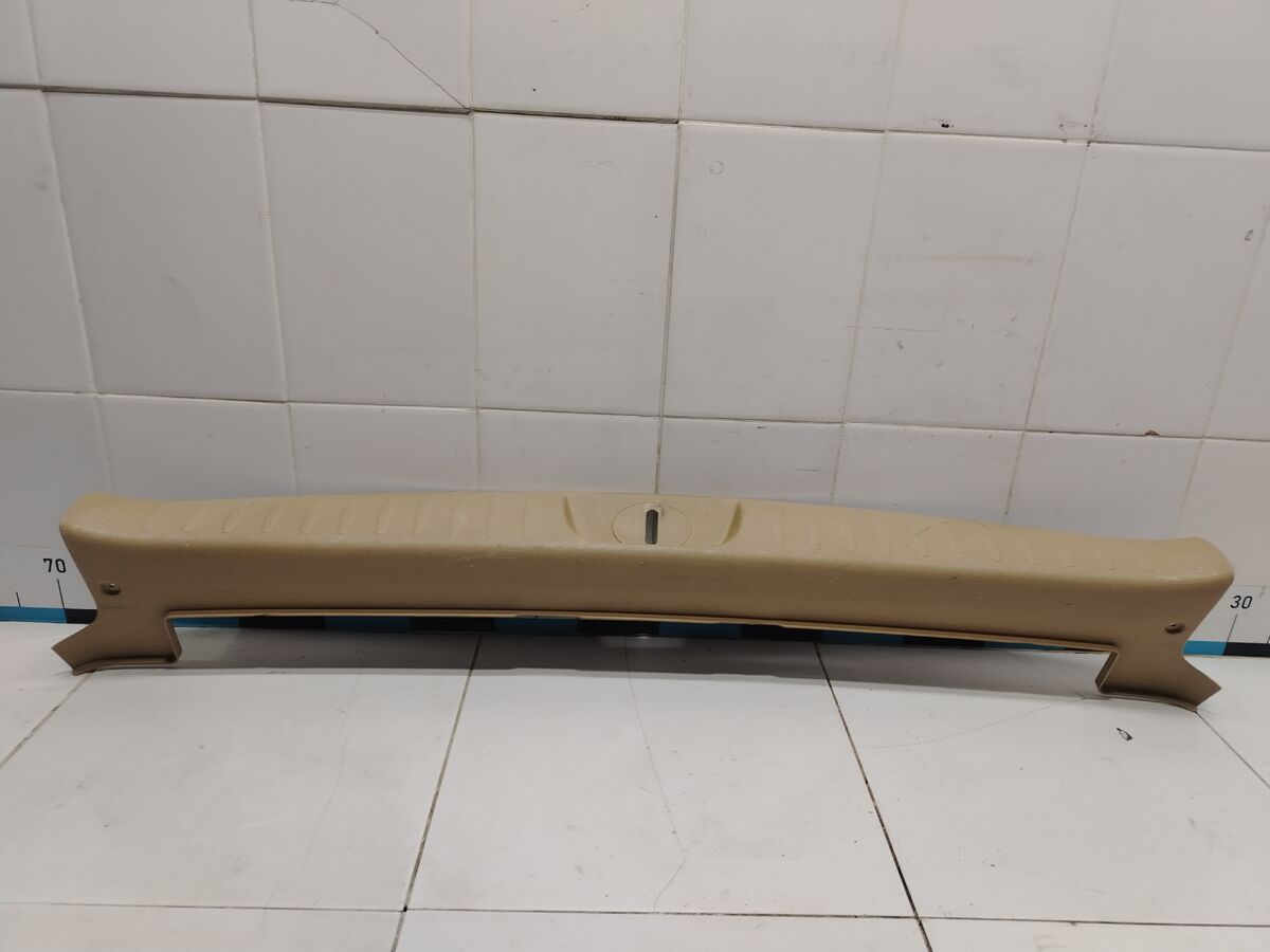 Кожух замка багажника Kia Carnival (YP) III (2014– н.в.)