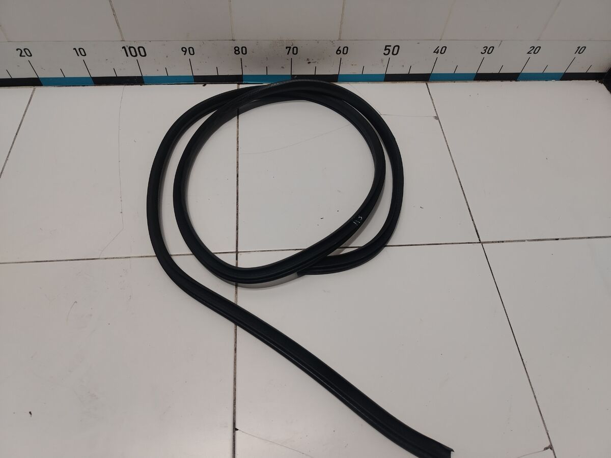 Уплотнитель двери задний L=R Suzuki SX4 (SX4 Classic) I (2006–2014)