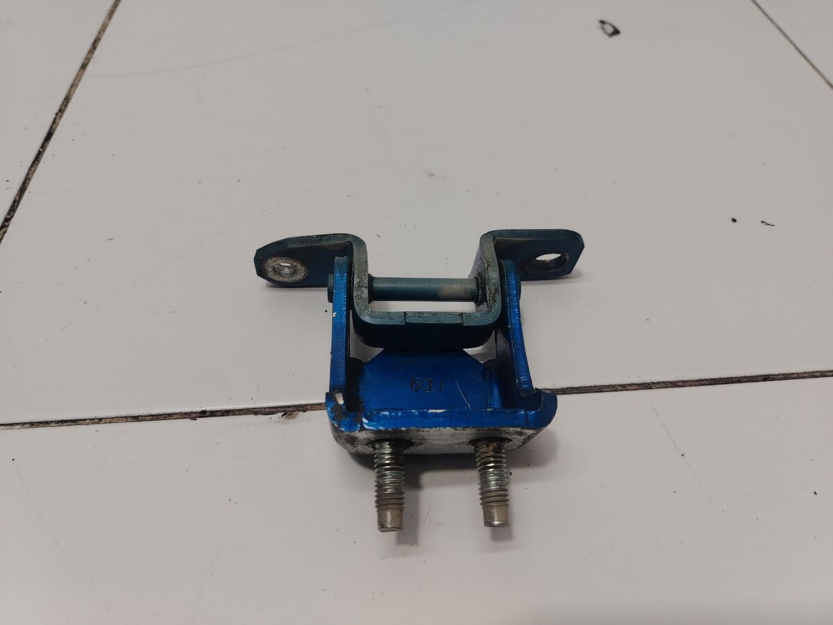 Петля двери задней левой верхняя Suzuki SX4 (SX4 Classic) I (2006–2014)