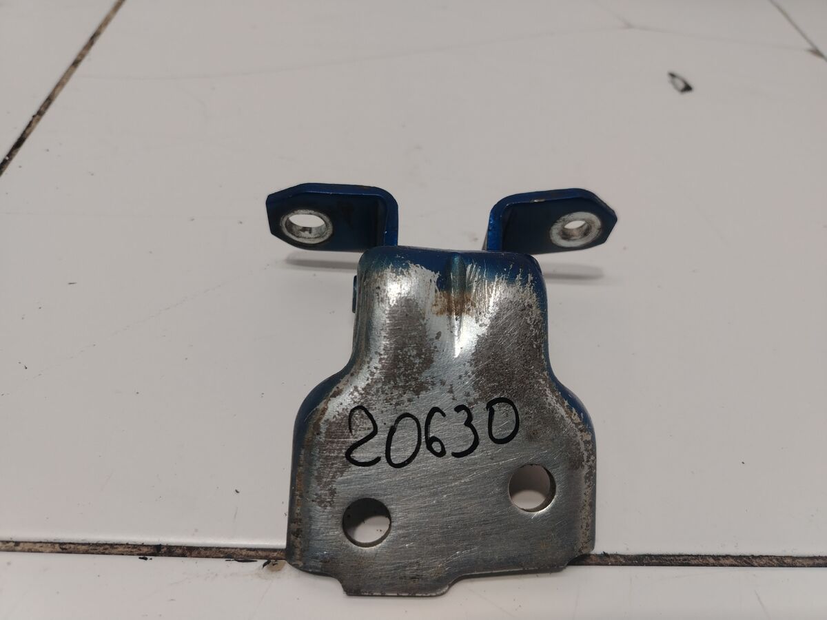 Петля двери передней левой верхняя Suzuki SX4 (SX4 Classic) I (2006–2014)