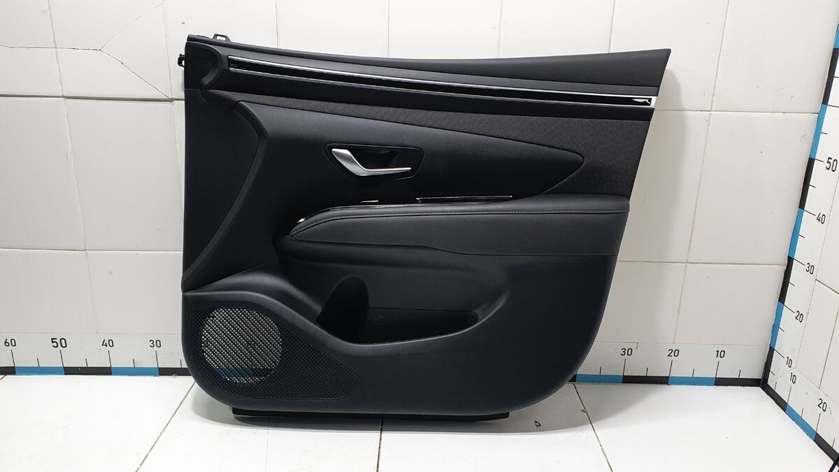 Обшивка двери передней правой Hyundai Tucson IV (2020-2025)