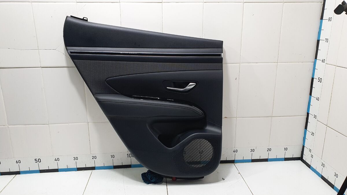 Обшивка двери задней левой Hyundai Tucson IV (2020-2025)