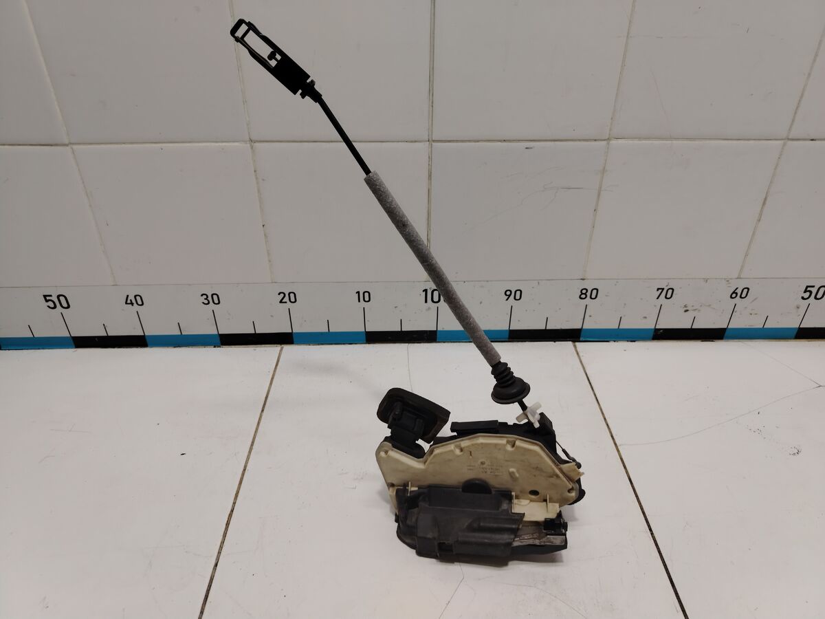 Замок двери задней правой Volkswagen Polo Седан 2011-2015