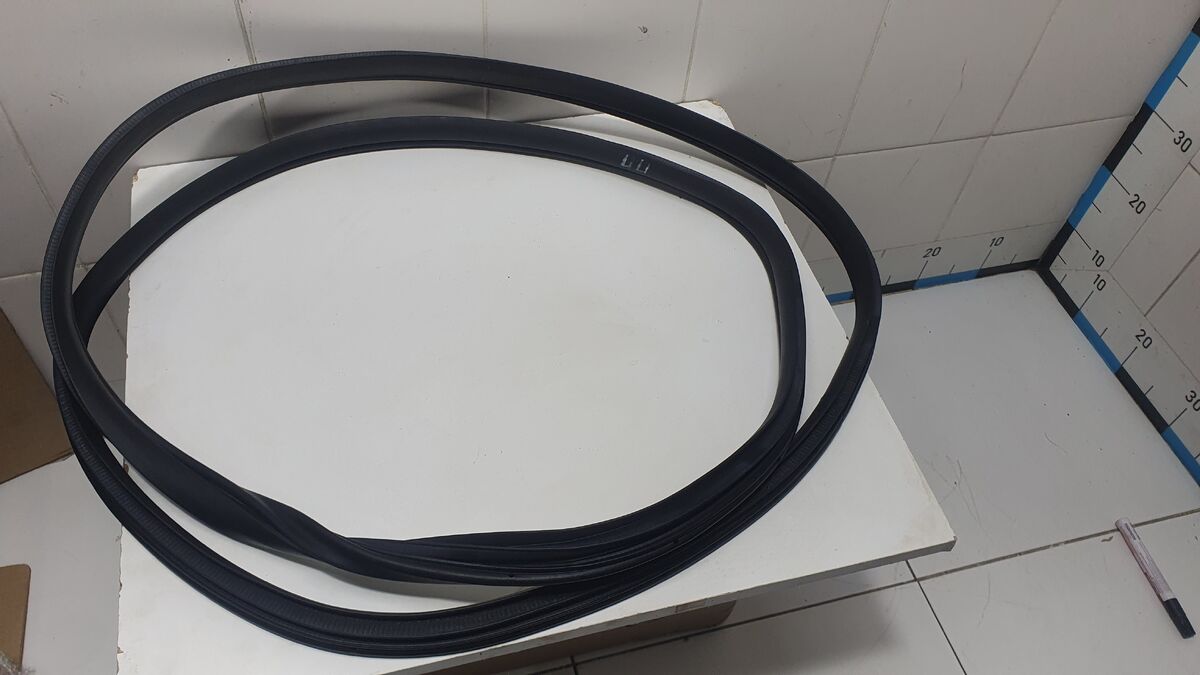 Уплотнитель двери (внутри) передней правый Kia Cerato IV (2018– н.в.)