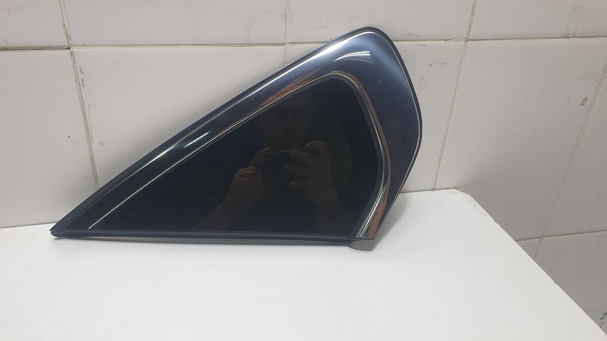 Стекло кузовное глухое левое Kia Cerato IV (2018– н.в.)