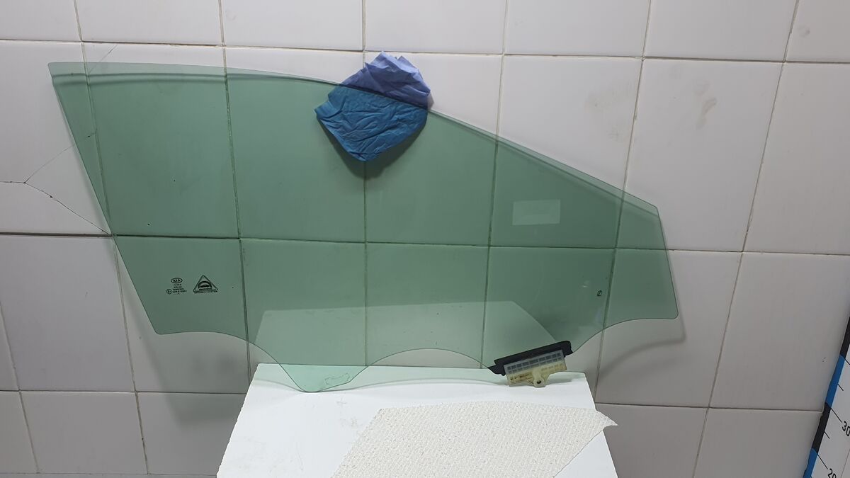 Стекло двери передней правой Kia Cerato IV (2018– н.в.)