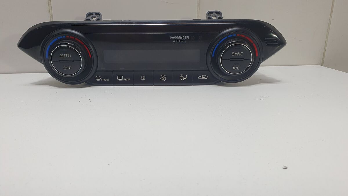 Блок управления климатической установкой Kia Cerato IV (2018– н.в.)