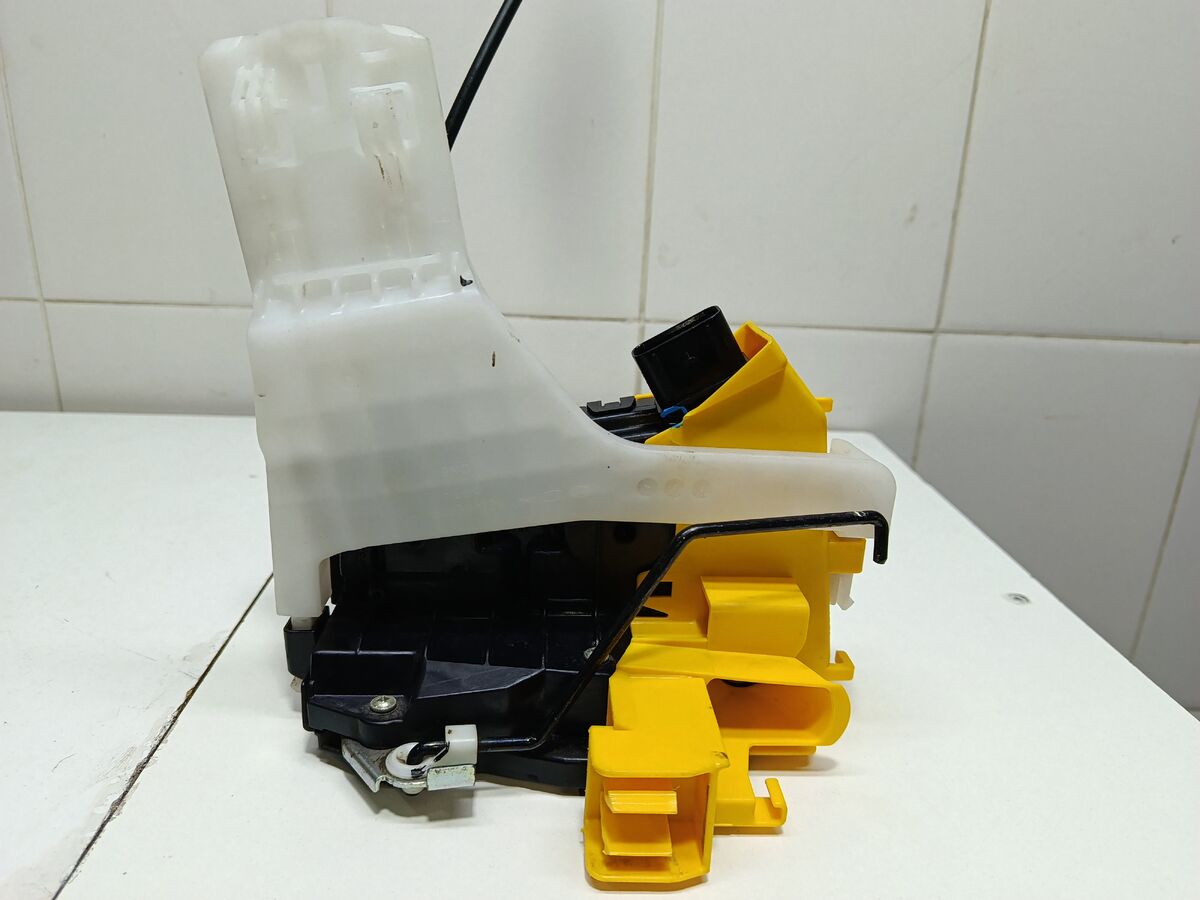 Замок двери передней левой Hyundai Sonata (DN8) VIII (2019– н.в.)