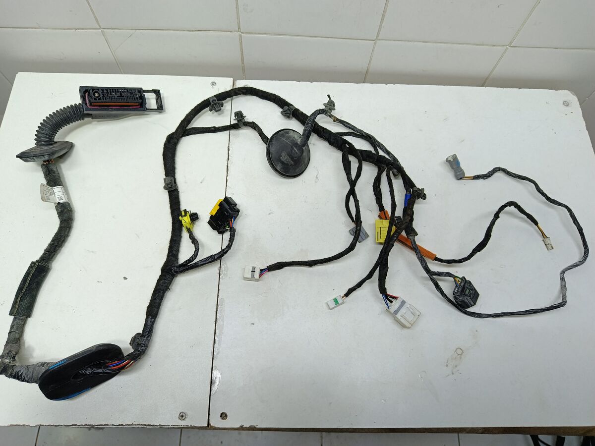 Проводка (коса) двери передней правой Hyundai Sonata (DN8) VIII (2019– н.в.)