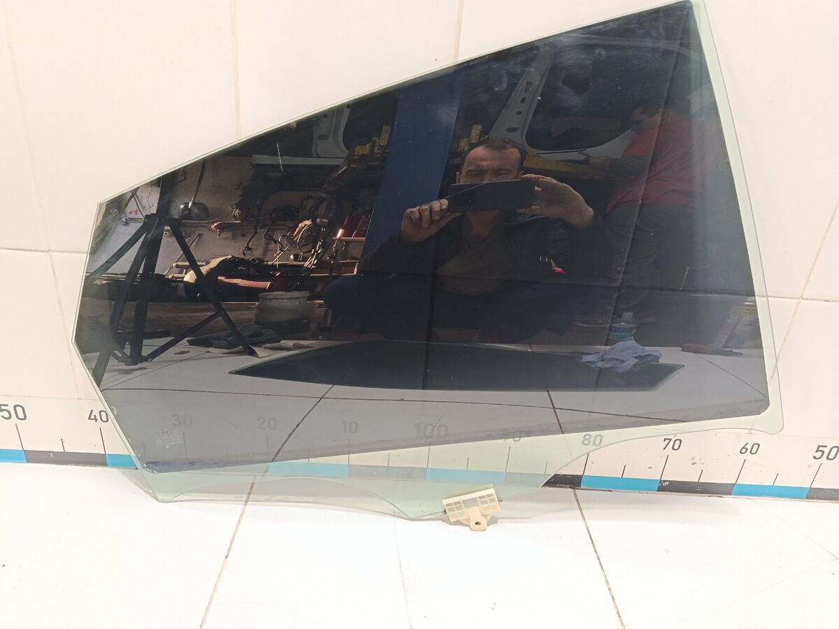 Стекло двери задней правой Hyundai Sonata (DN8) VIII (2019– н.в.)