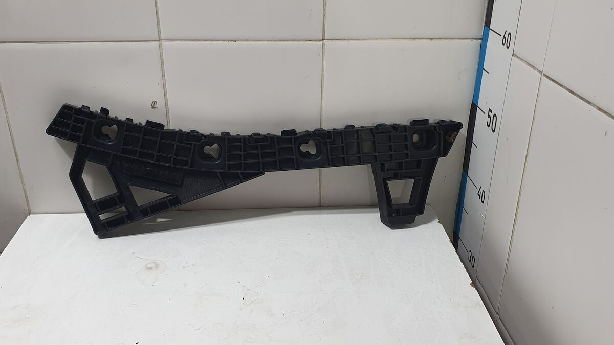 Кронштейн заднего бампера правый Kia Cerato IV (2018– н.в.)