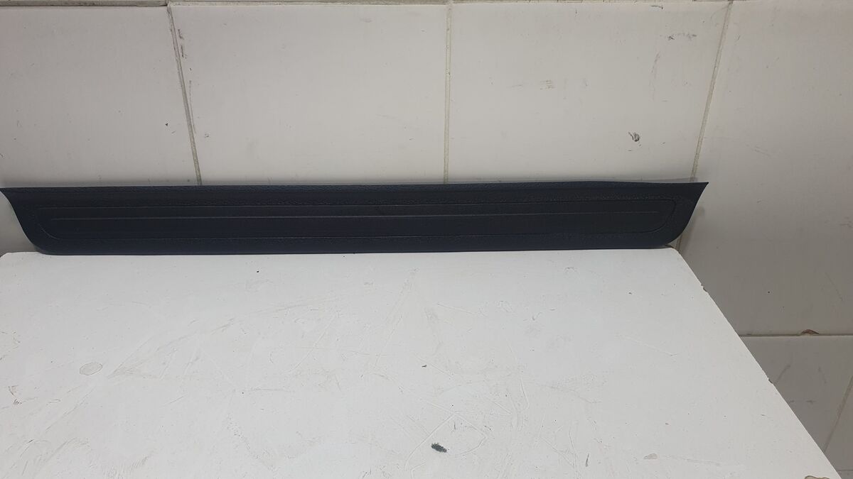 Накладка порога декоративная передняя левая Kia Cerato IV (2018– н.в.)