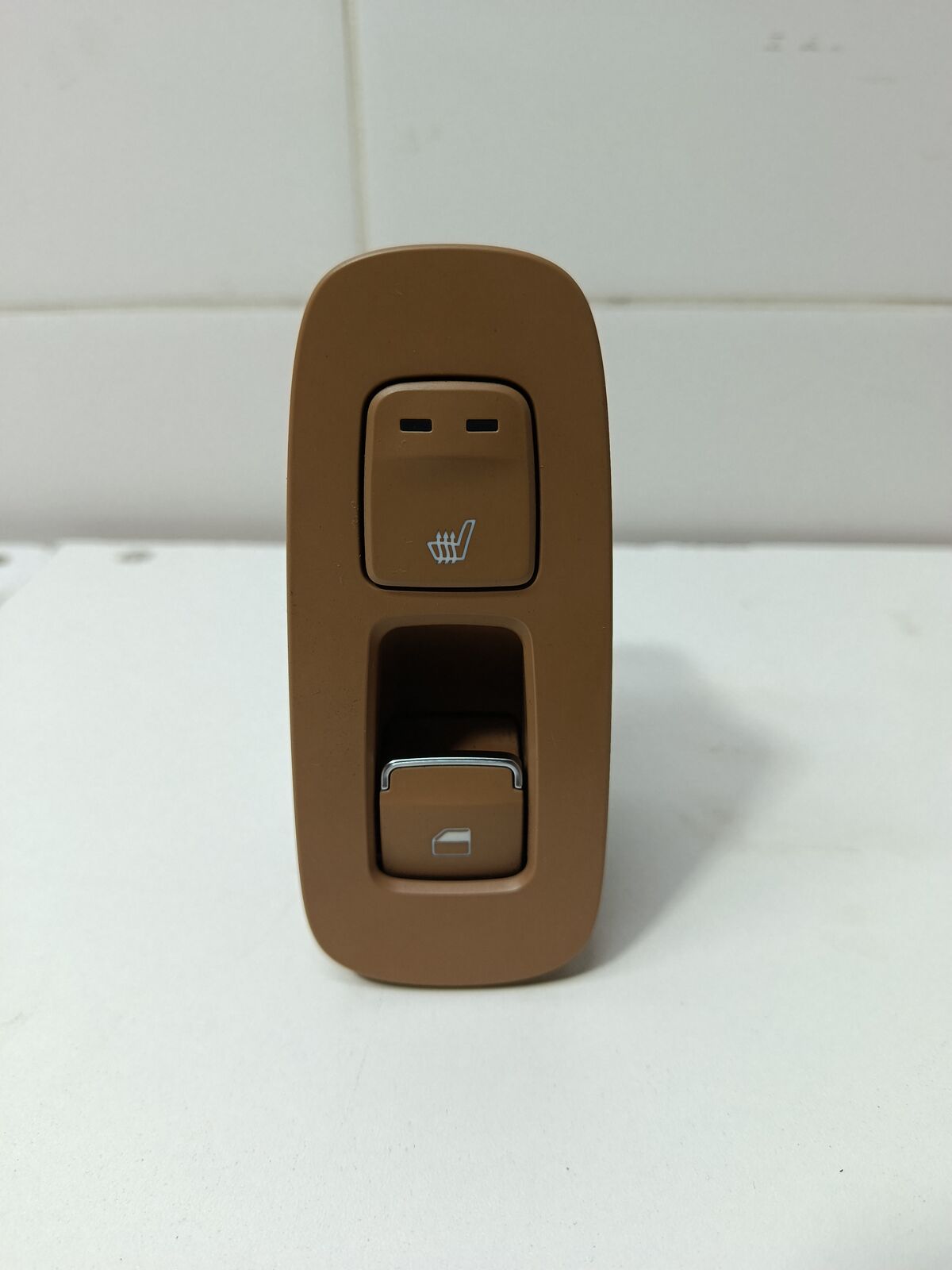 Кнопка стеклоподъемника задняя правая Hyundai Sonata (DN8) VIII (2019– н.в.)