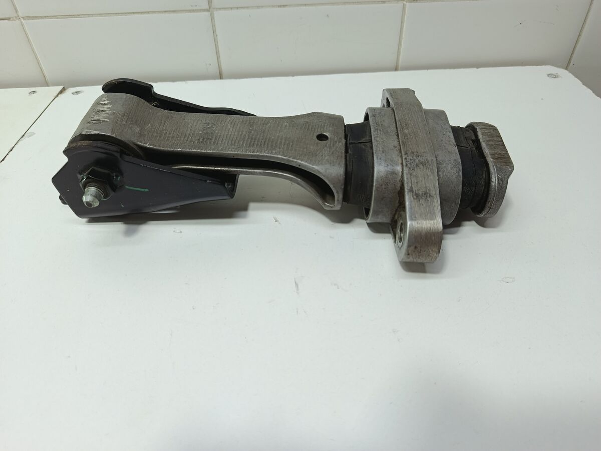 Опора двигателя передняя Hyundai Sonata (DN8) VIII (2019– н.в.)