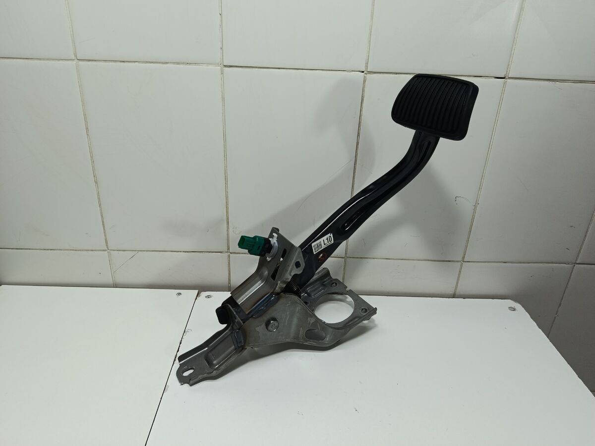 Педаль тормоза Hyundai Sonata (DN8) VIII (2019– н.в.)