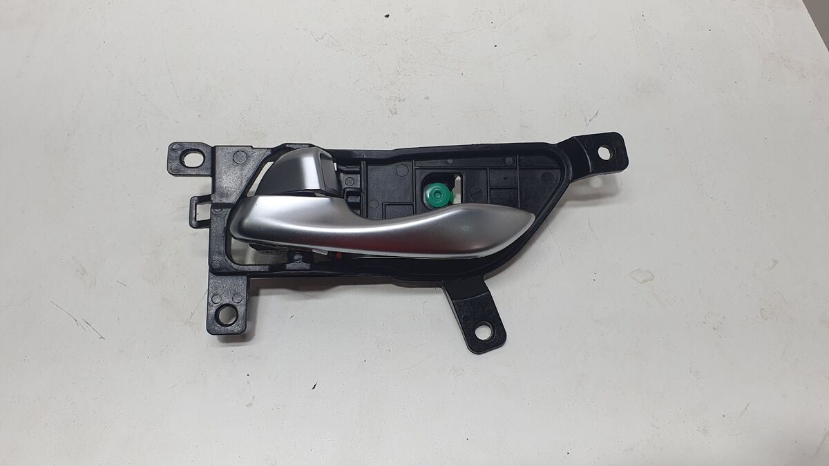 Ручка двери внутренняя левая Kia Cerato IV (2018– н.в.)