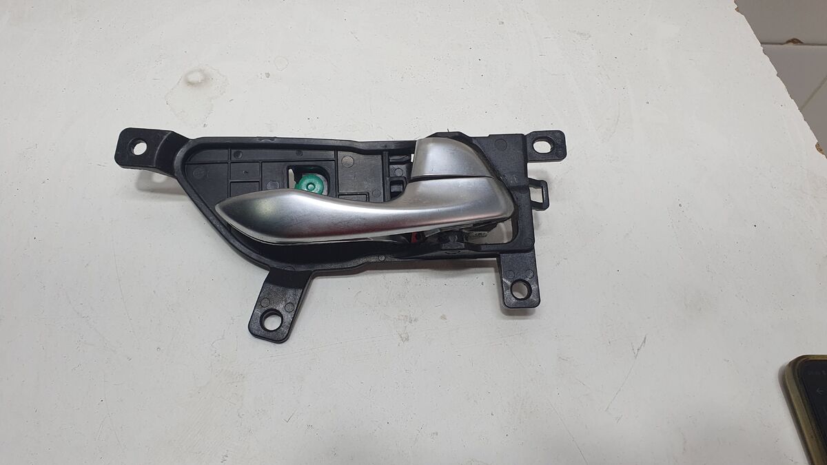 Ручка двери внутренняя правая Kia Cerato IV (2018– н.в.)