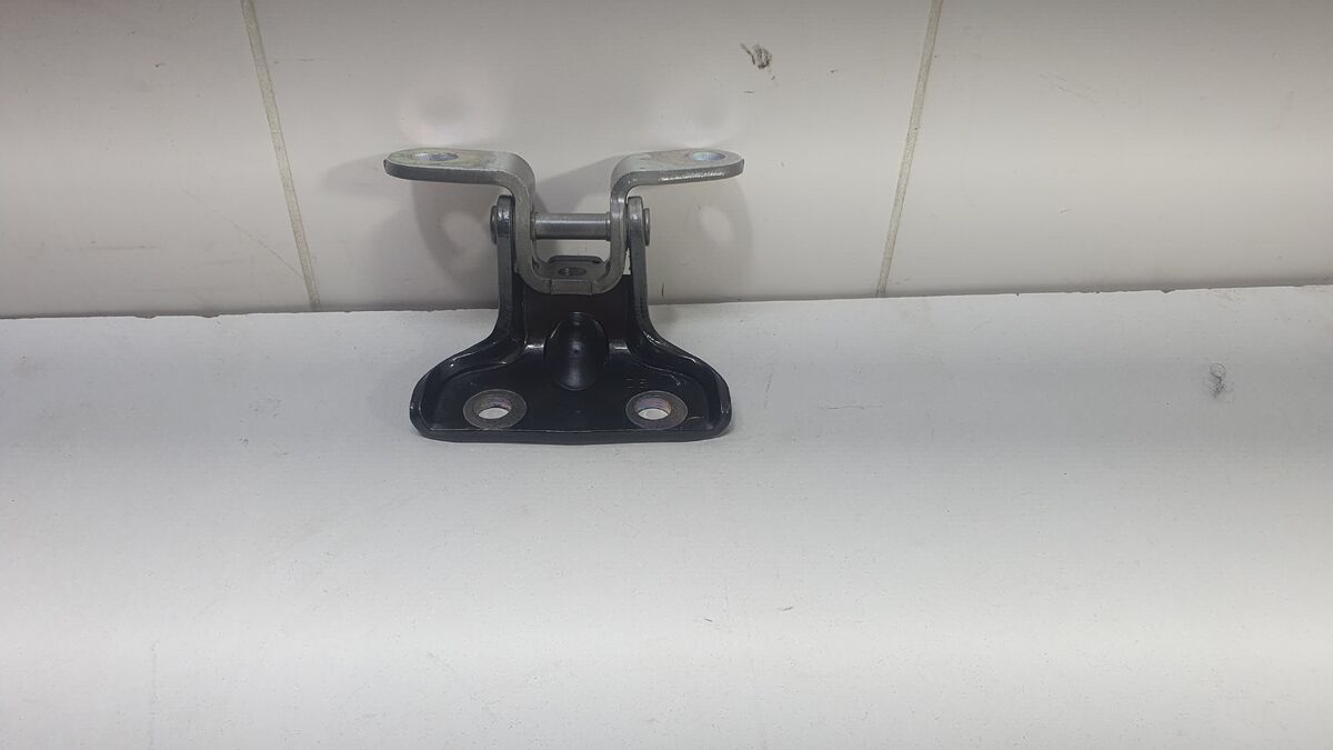 Петля двери задней правой верхняя Kia Cerato IV (2018– н.в.)