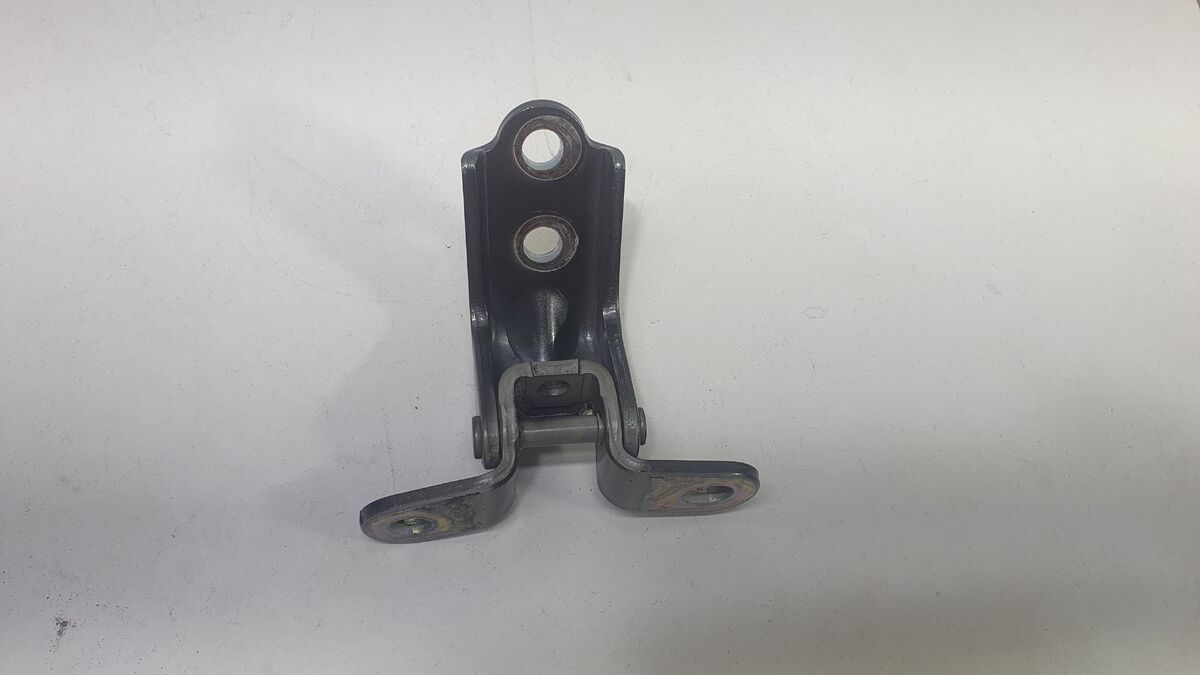 Петля двери передней правой верхняя Kia Cerato IV (2018– н.в.)