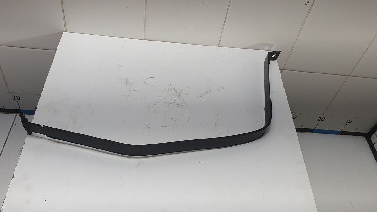 Лента крепления бензобака правая Kia Cerato IV (2018– н.в.)