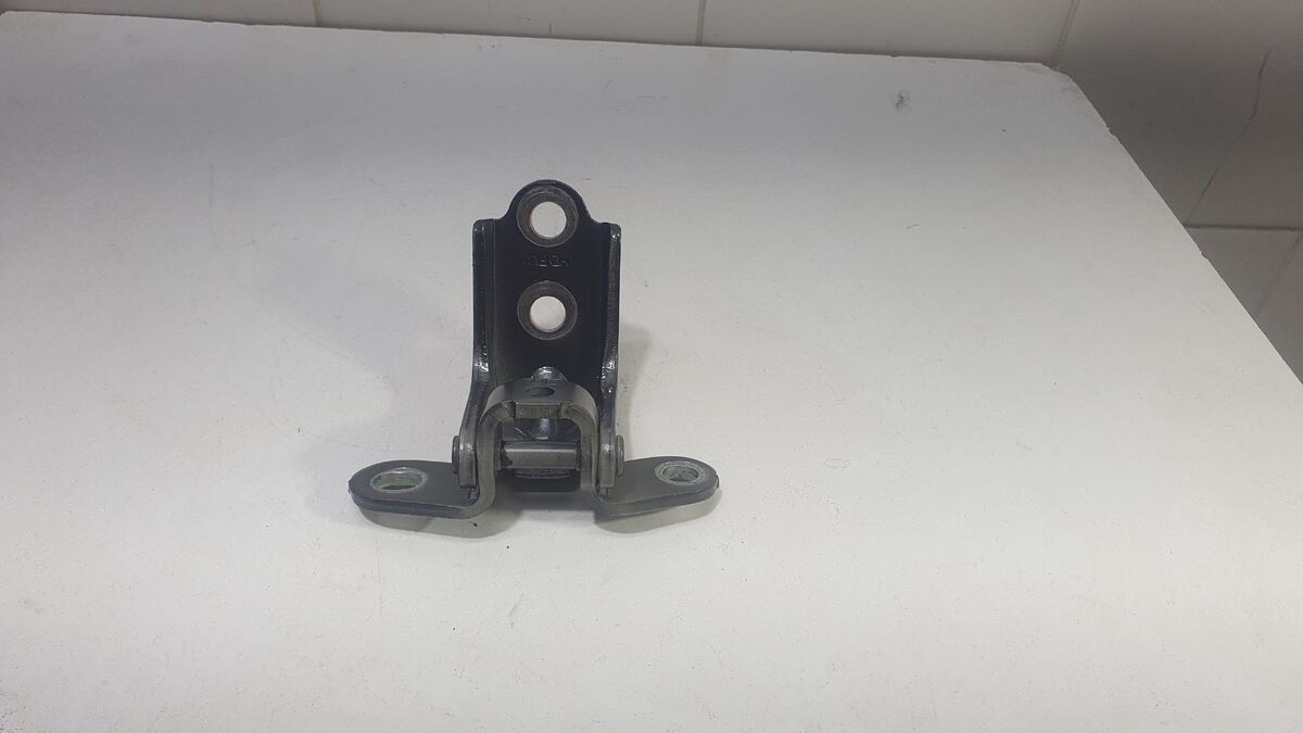 Петля двери передней левой верхняя Kia Cerato IV (2018– н.в.)