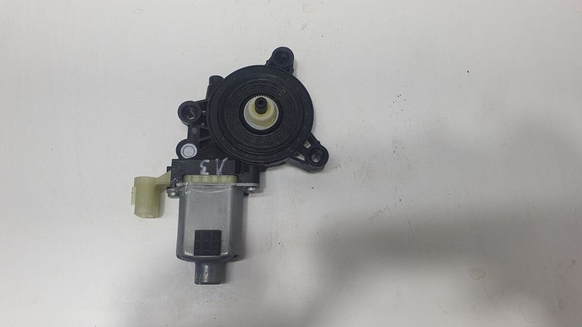 Моторчик стеклоподъемника задний левый Kia Cerato IV (2018– н.в.)